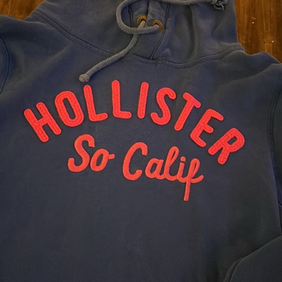 Hollister Men's Blue Hoodie with Pink Logo - Picture 2 of 2